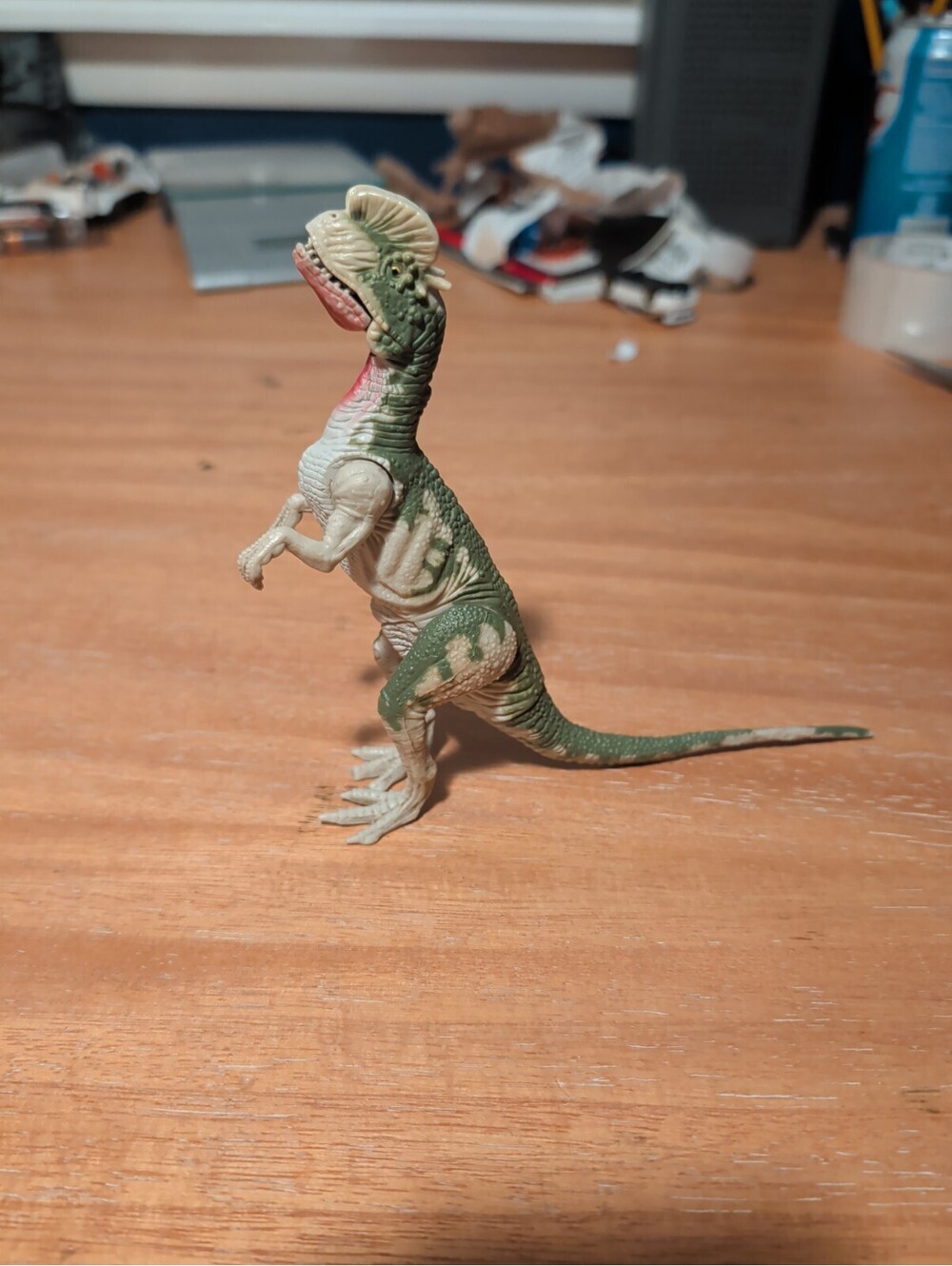 Vintage Jurassic Park 1993 Kenner JP11 Dilophosaurus Dinosaur Toy Action Figure